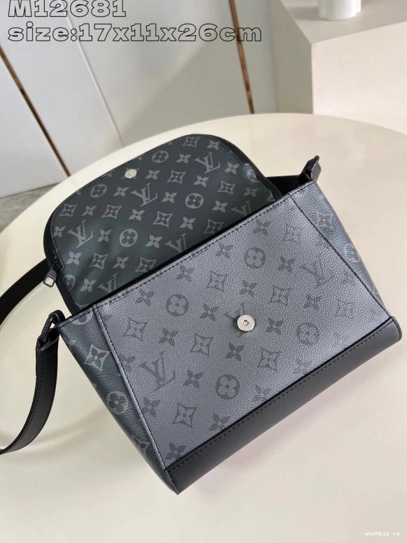 WIS Messenger Vuitton Louis Pulse 0217